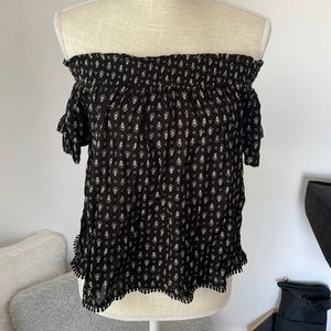 Rewind XS off the shoulder top♥️